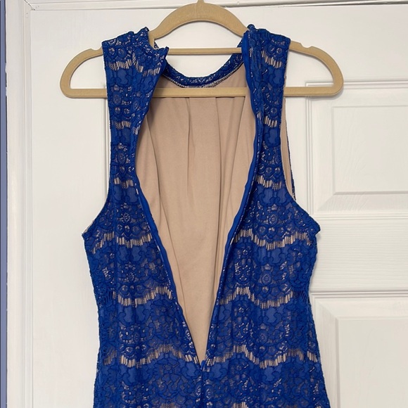 Junior’s Elegant Blue Lace Dress - Picture 9 of 9